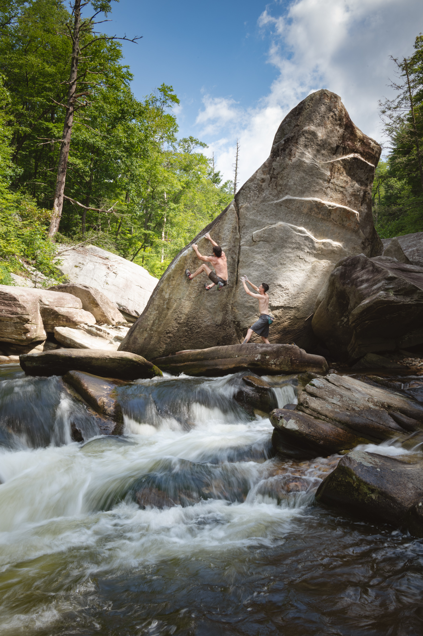 akorn-LinvilleGorgeBoulderingOurState0719-0848